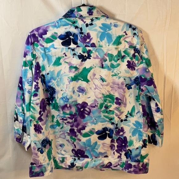 Drapers & Damons 3/4 sleeve floral jacket. Perfect for the summer. Lightweight. - Picture 3 of 7